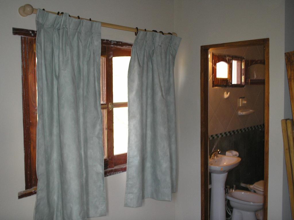 Hostel El Galeon Villa Gesell Buitenkant foto